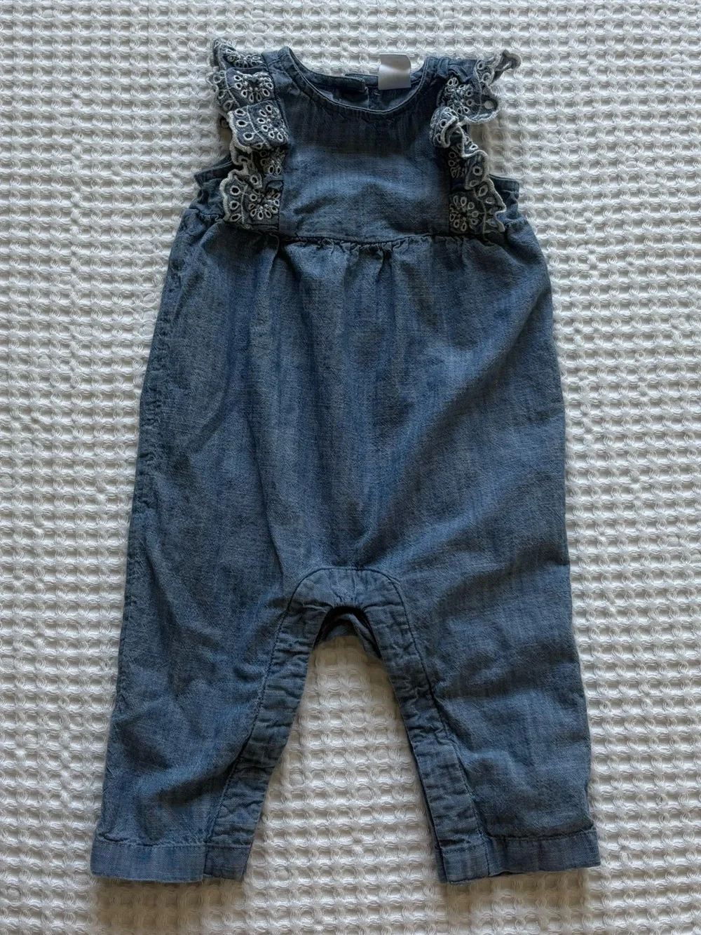 Baby Gap Girl’s Chambray Eyelet Ruffle Romper Blue Spring 2025 3-6 Months